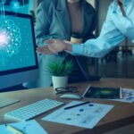 Künstliche Intelligenz revolutioniert das Arbeitsrecht: Moritz Strate analysiert Herausforderungen und Lösungen